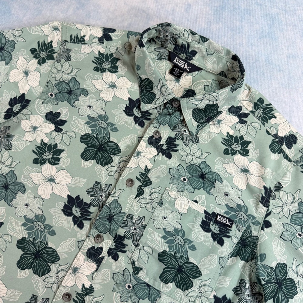 Eddie Bauer Button Up Shirt Mens Small Green Excellent Floral Short Sleeve Cool